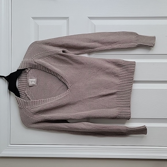 Old Navy Women's V Neck Sweater - Picture 1 of 12
